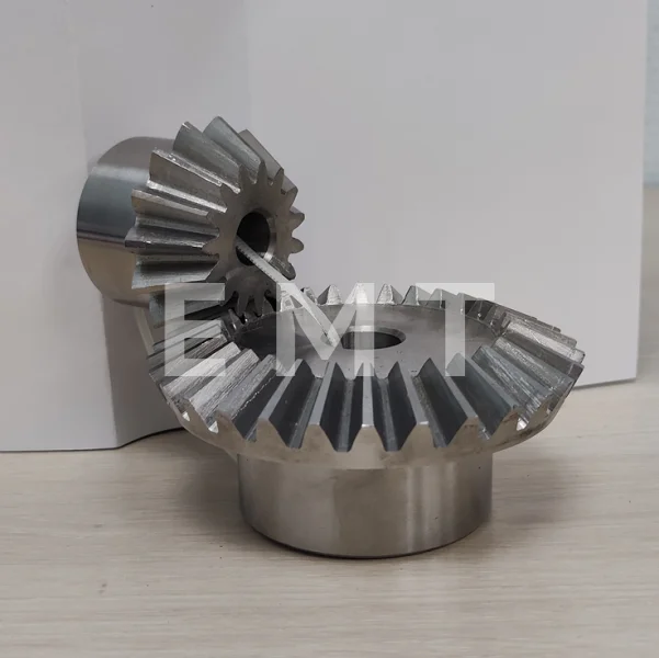 Коническая пара прямозубая (B) C31B450, передат. число=1:3, M=4, Z=15/45, EMT | ЕМТ